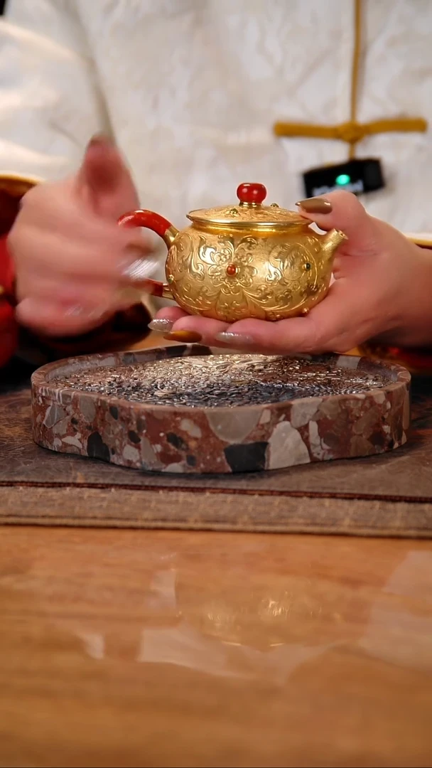 盛唐工坊 足银999 手工泡茶壶繁花镀金