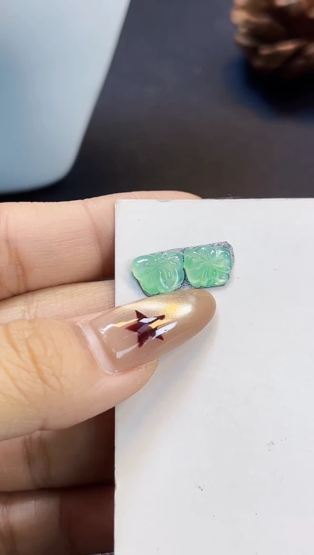 裸石翡翠阿豪07薄荷绿花花一对7.3*8.1*2.7