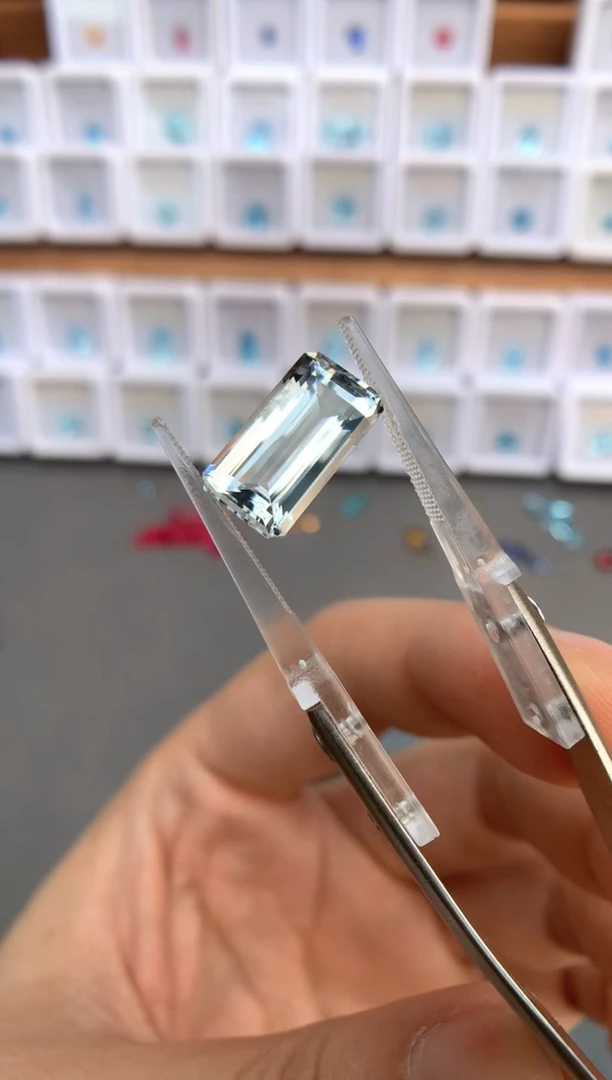 未镶嵌裸石定制绿柱石5ct