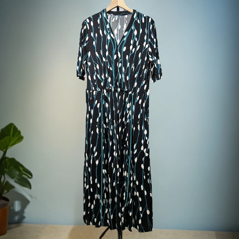 25款针织桑蚕丝v领中袖连衣裙串花藤114296