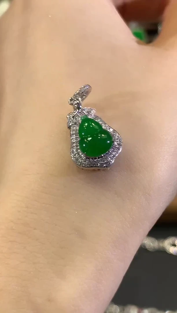 吊坠(不含链)18K金镶嵌翡翠C84