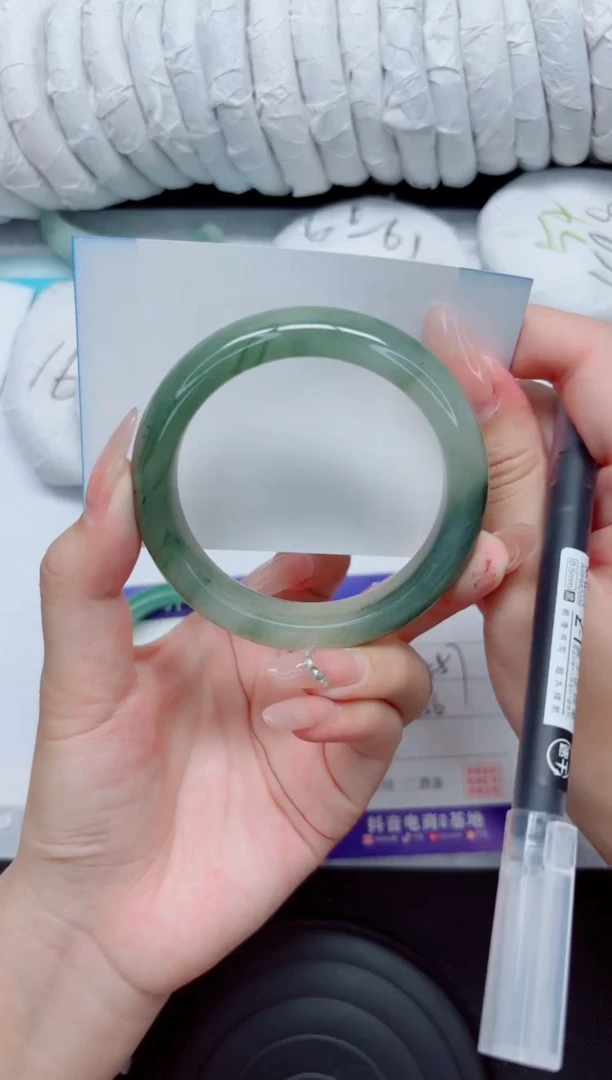 石英质玉手镯未镶嵌210-56