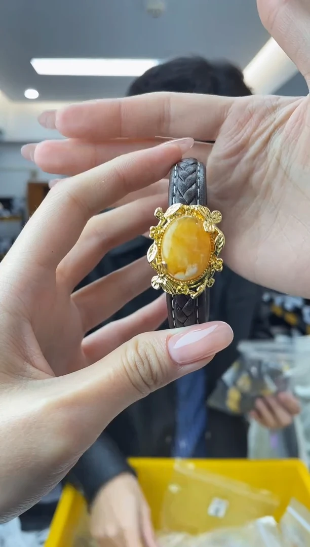 【闪购商品】蜜蜡裸石未镶嵌多样性一件发货