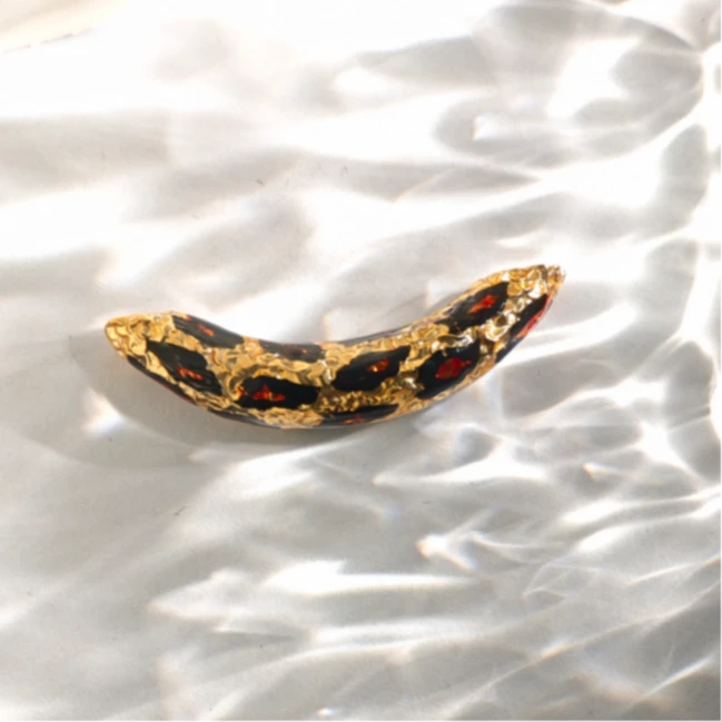 【媛媛】18K金豹纹相渐百搭弯管吊坠配件（赠黑色皮绳）卡约7*36mm