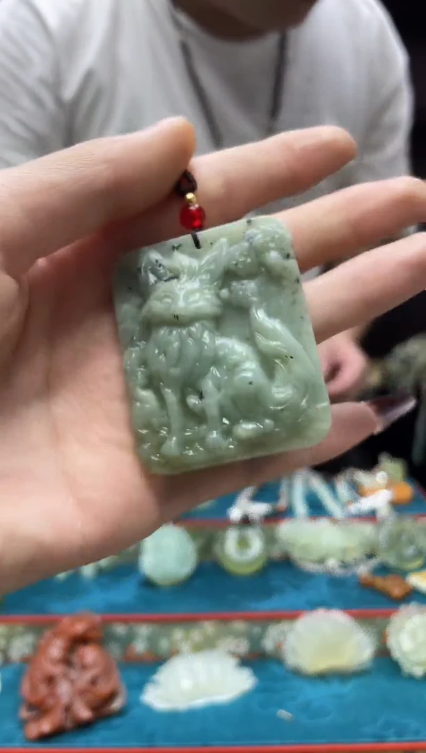 未镶嵌岫玉吊坠·