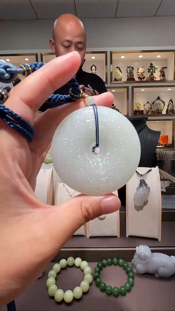 和田玉未镶嵌颈饰苏