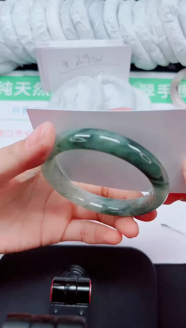 石英质玉手镯未镶嵌230-56/57