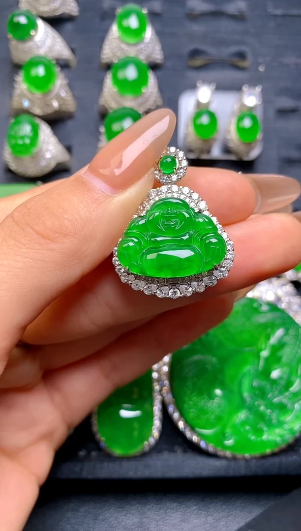 【闪购商品】翡翠吊坠(赠链)银S925镶嵌佛公吊坠