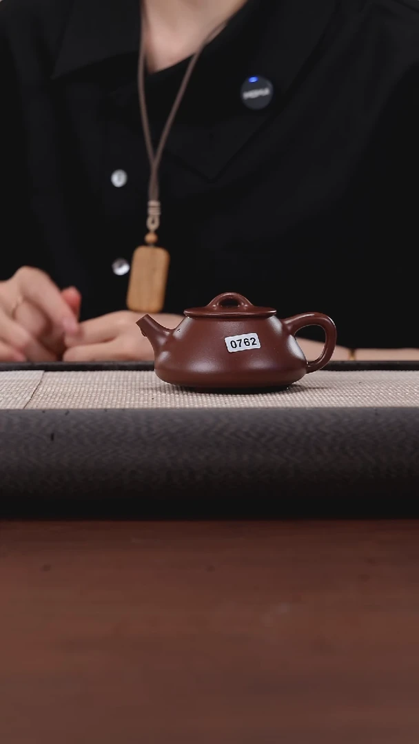 【闪购商品】紫砂茶壶762 徐安娇底槽清平盖石瓢 170cc