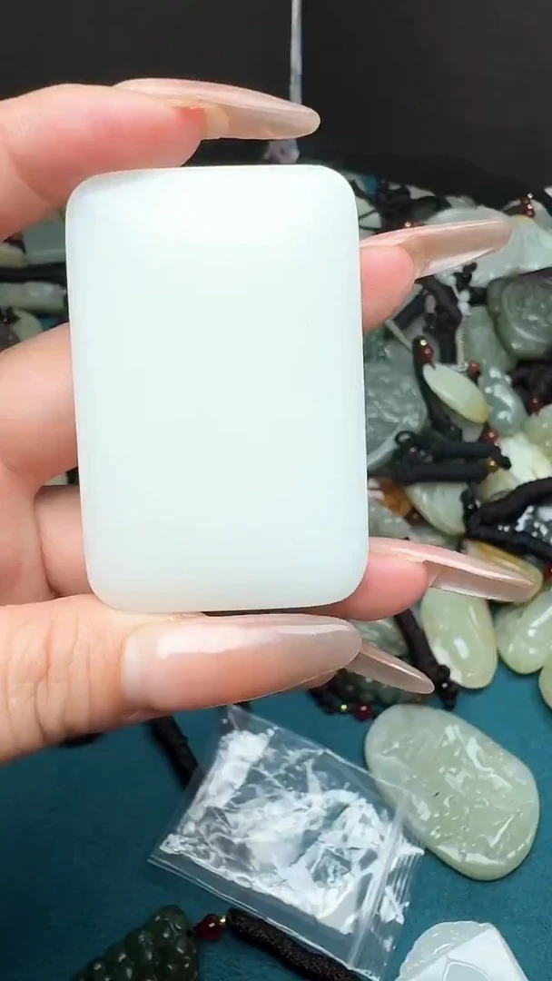 玉新疆料平安无事牌