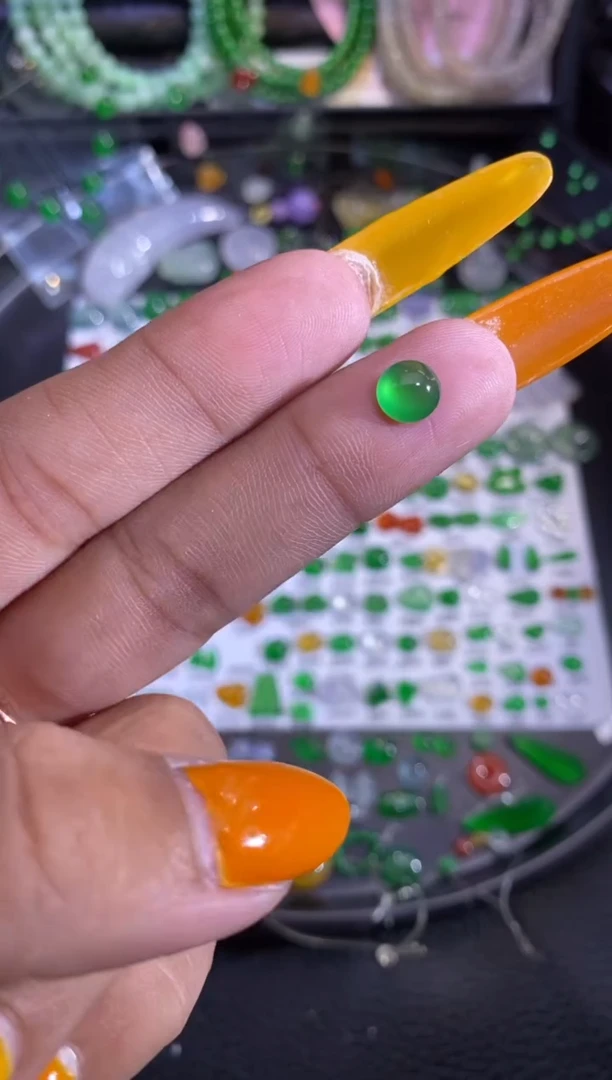 未镶嵌挂件翡翠蛋