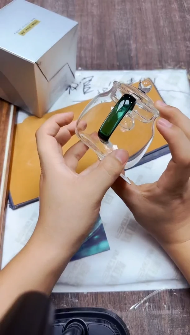 风谜·璀璨德悦壶墨绿色