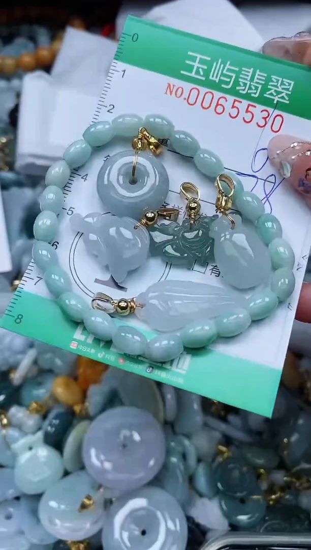 【闪购商品】翡翠颈饰未镶嵌闪购0065530