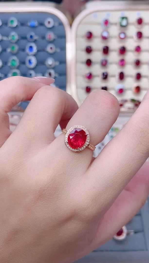 18K金镶嵌碧玺戒指碧玺3.5CT