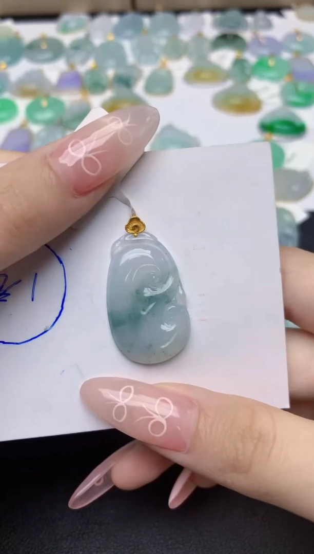 翡翠18K金镶嵌颈饰天然翡翠A货