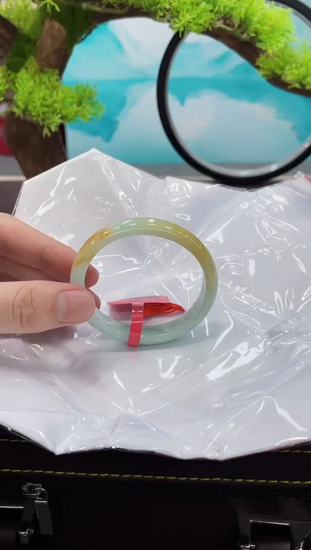 【闪购商品】翡翠手镯（贵妃镯）未镶嵌手镯