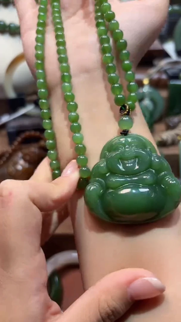 颈饰未镶嵌和田玉（碧玉）1