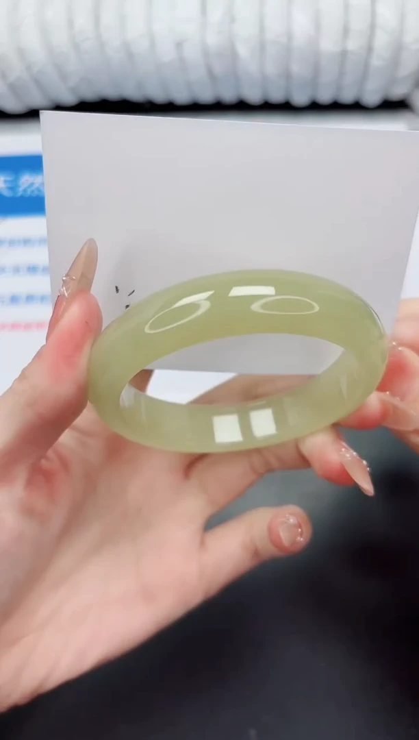 未镶嵌手镯石英质玉92-58.4CQ