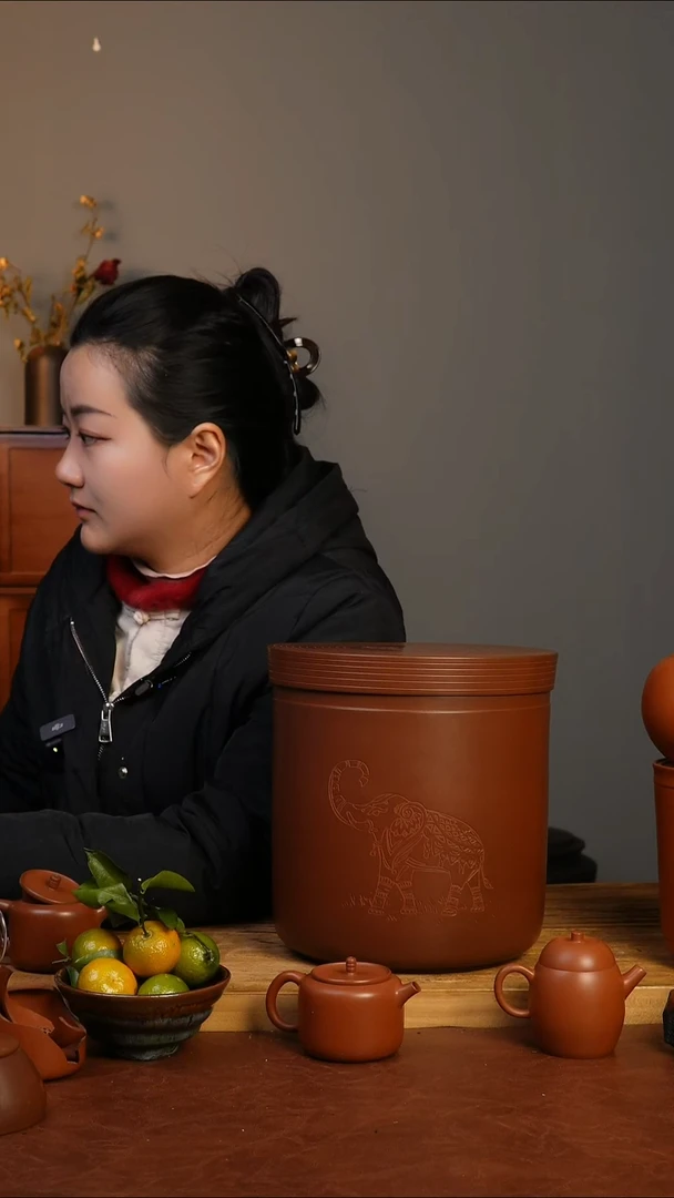 罐云南建水紫陶全手工茶叶罐  357克  7-9  饼（微瑕）