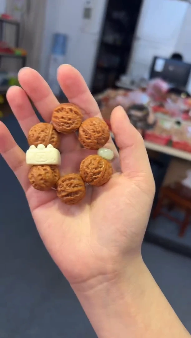 吊坠菩提根/象牙果    六个核桃手捻