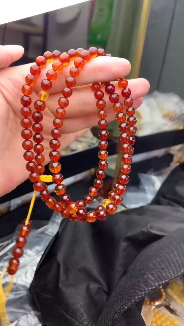 未镶嵌琥珀珠宝奇石130