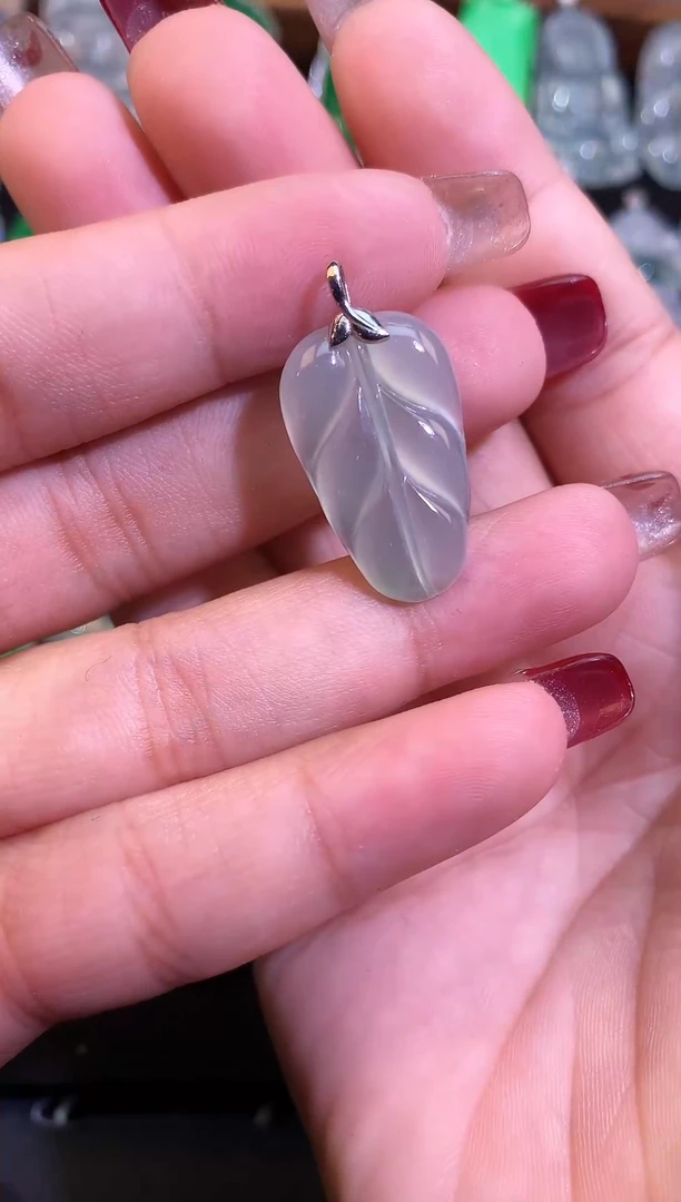 【闪购商品】翡翠颈饰18K金镶嵌缅甸天然A货翡翠