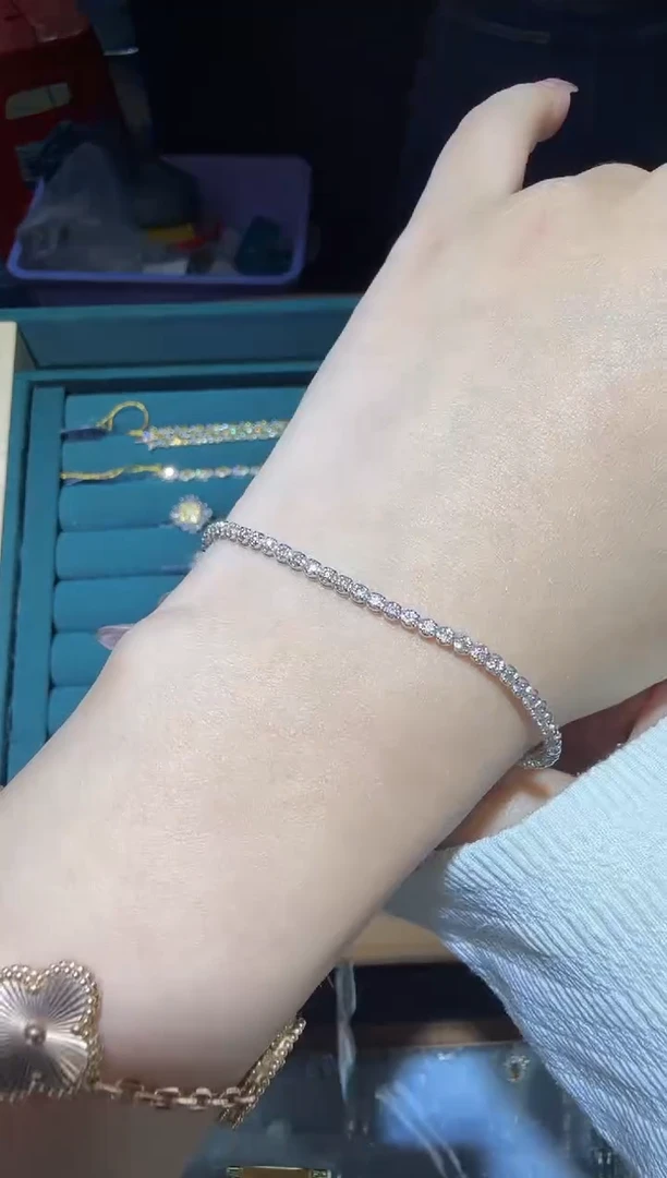 18K金镶嵌手链钻石cy多样性发其一