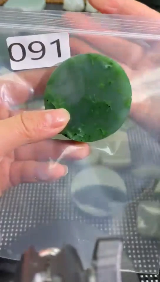 未镶嵌和田玉珠宝半成品镯芯