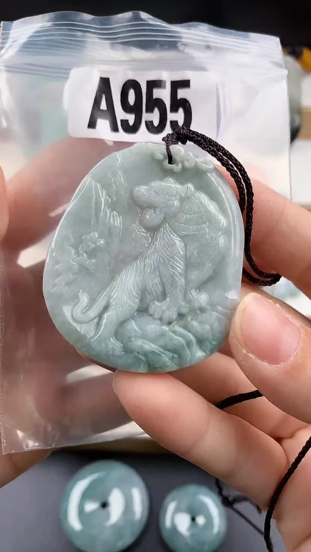 颈饰未镶嵌翡翠天然翡翠吊坠挂件