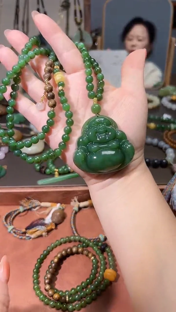 颈饰未镶嵌和田玉（碧玉）1