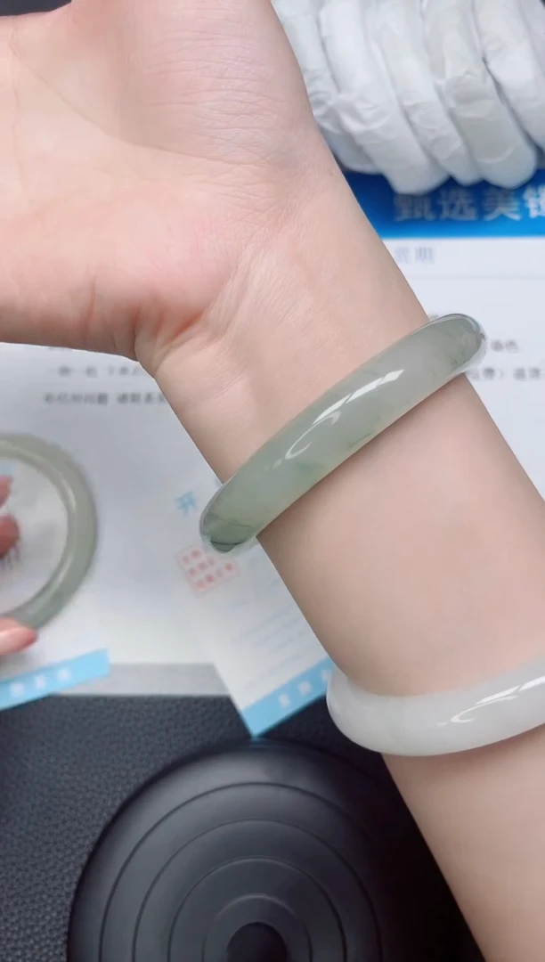 石英质玉手镯未镶嵌41-63.4