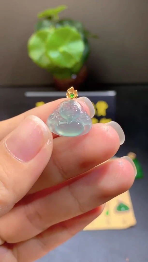 颈饰18K金镶嵌翡翠翡翠A货