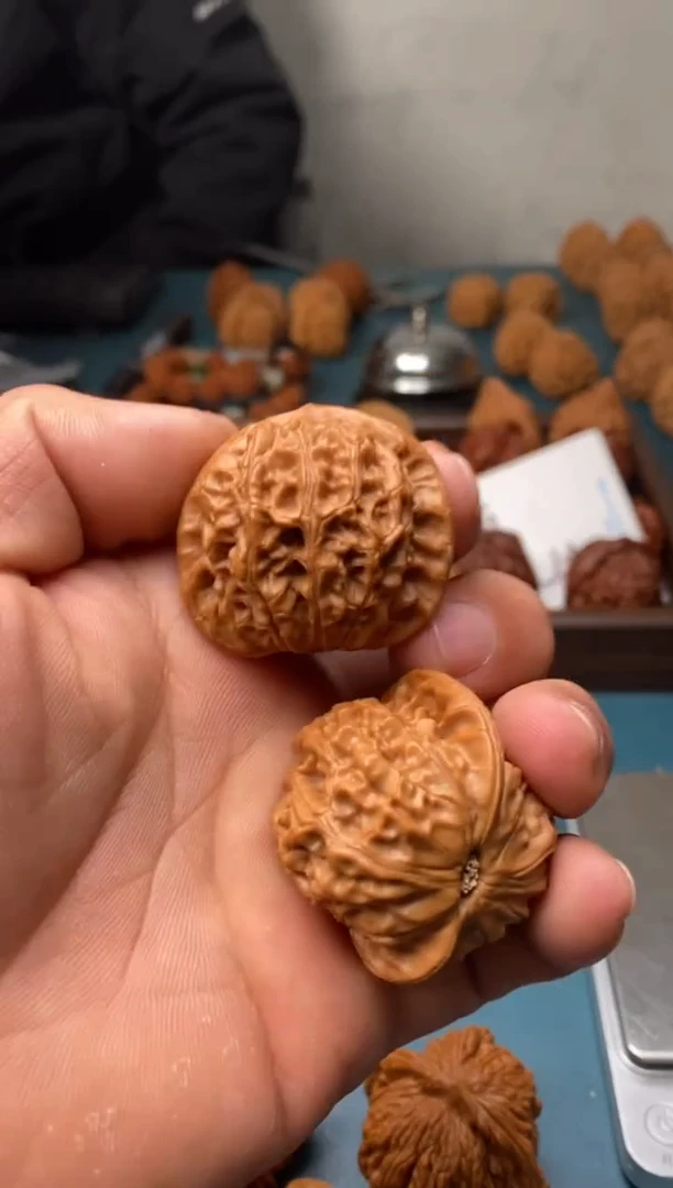 吊坠文玩核桃野生麒麟677