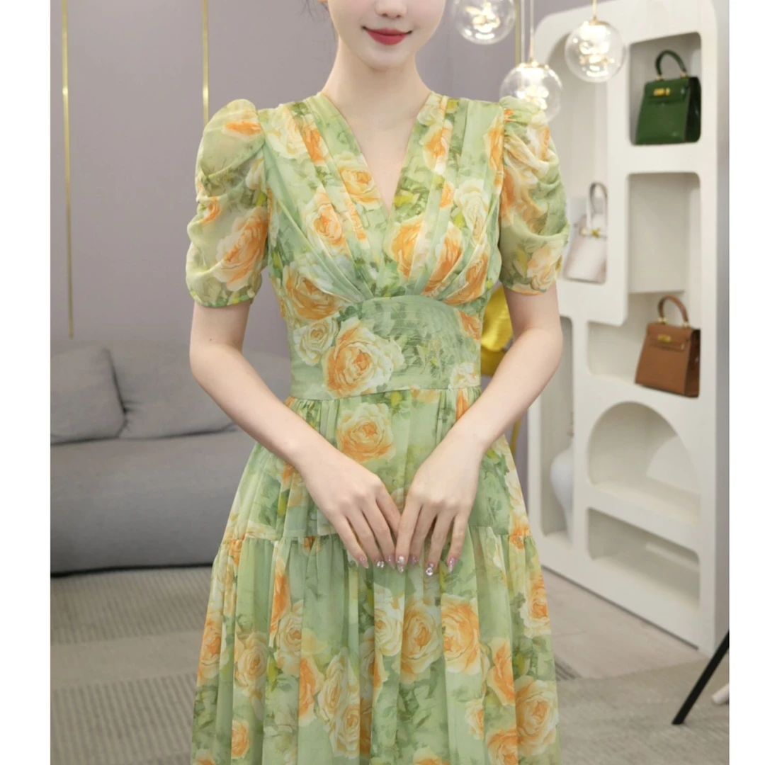 2025夏季款【田园初夏】气质褶皱V领印花收腰绿色度假风法式连衣裙