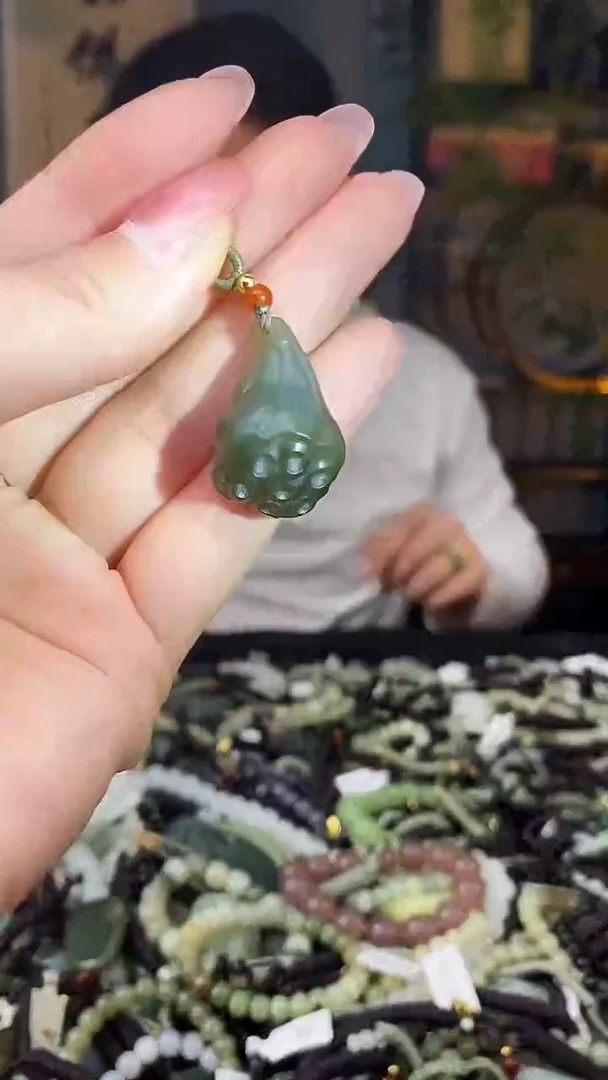 颈饰未镶嵌和田玉多样性发货，拍一发一