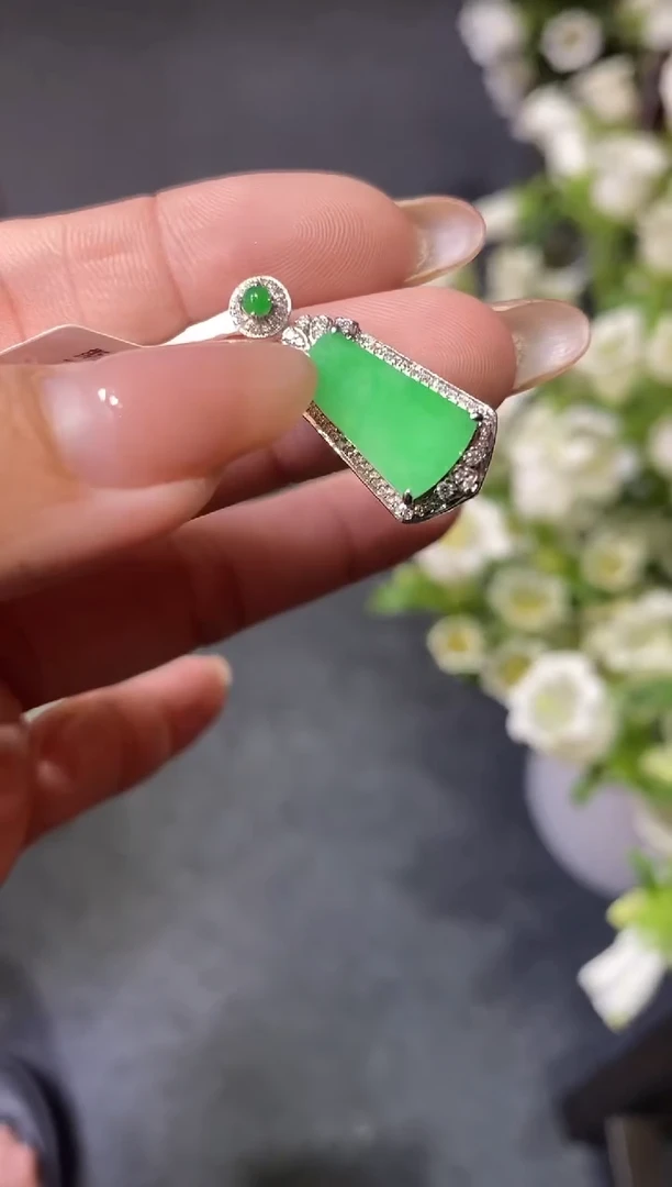 翡翠18K金镶嵌吊坠(不含链)无事牌