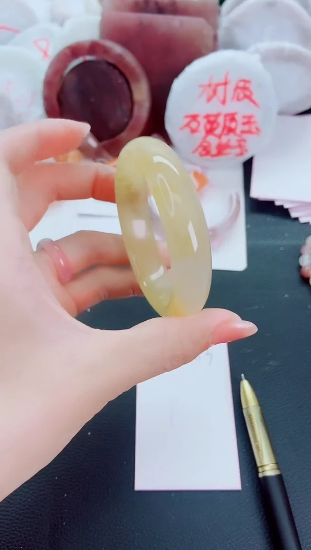 石英质玉手镯未镶嵌M183-56-57
