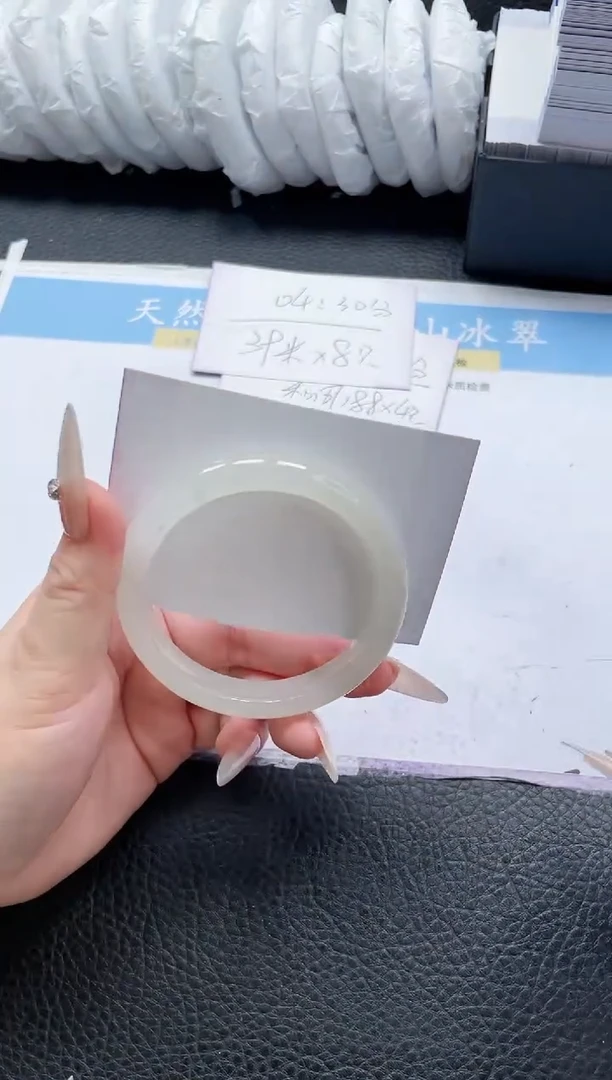 【闪购商品】石英质玉手镯未镶嵌392-58