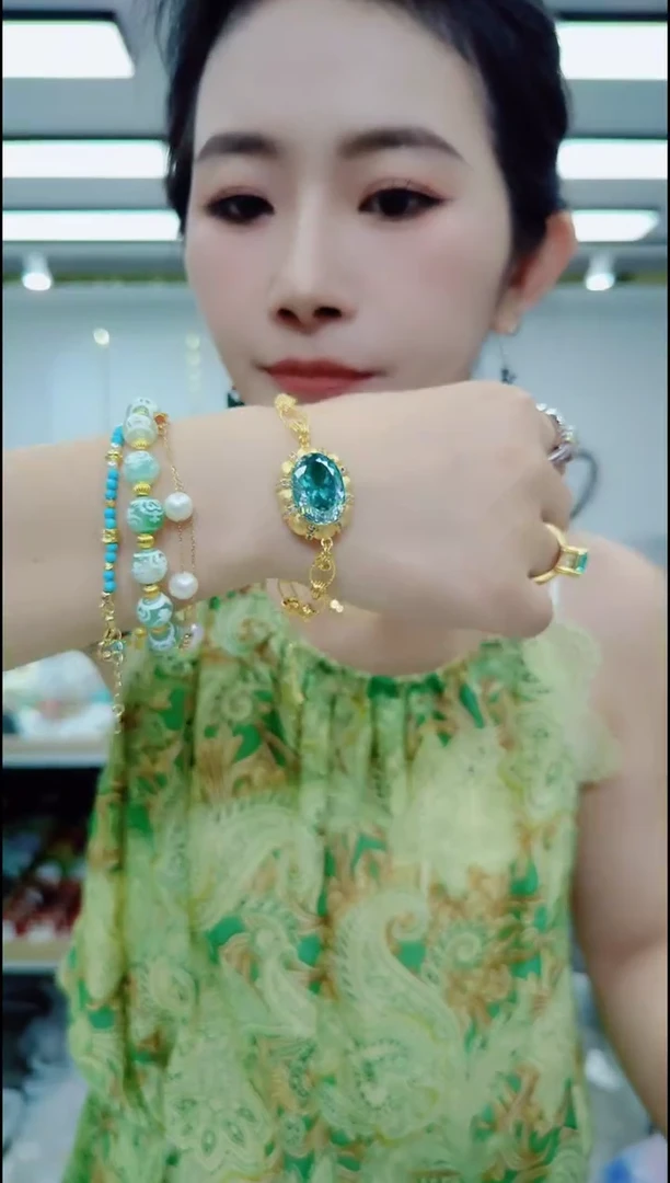 01132碎冰蓝手链