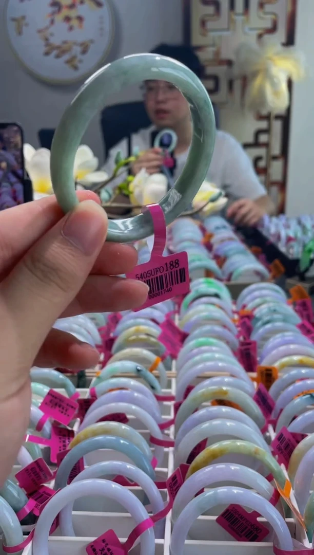 翡翠手镯未镶嵌54圈口01