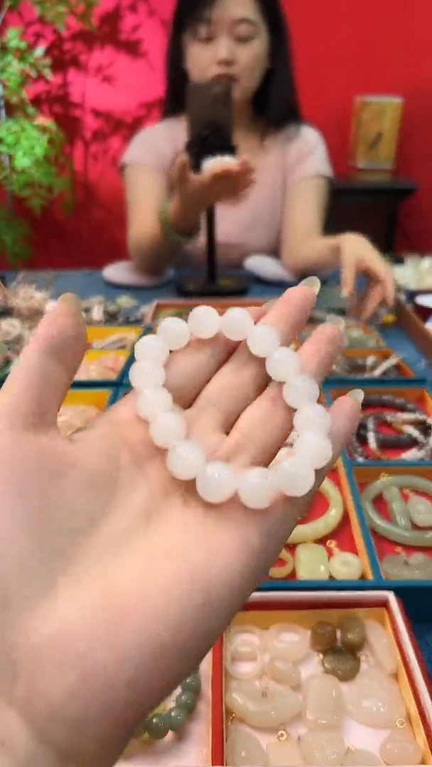 未镶嵌手串和田玉一***雨白玉圆珠手串