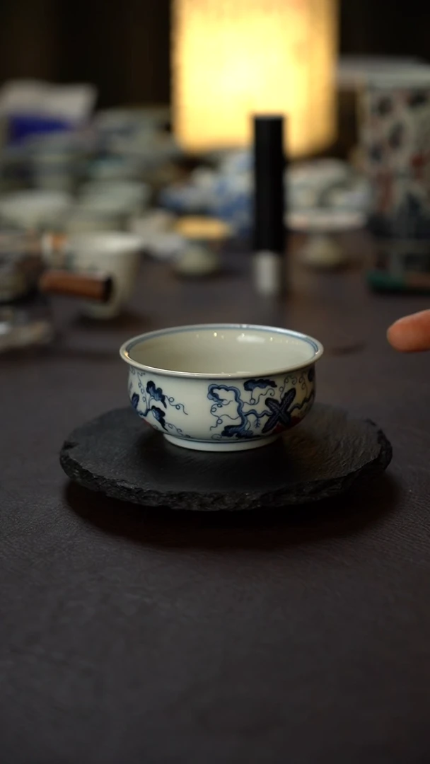 （微瑕）全手绘青花釉里红炉式杯