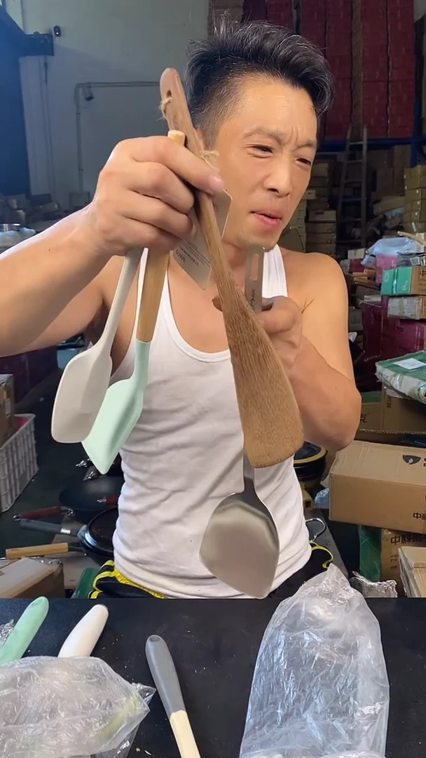 食品级塑料1四个铲子
