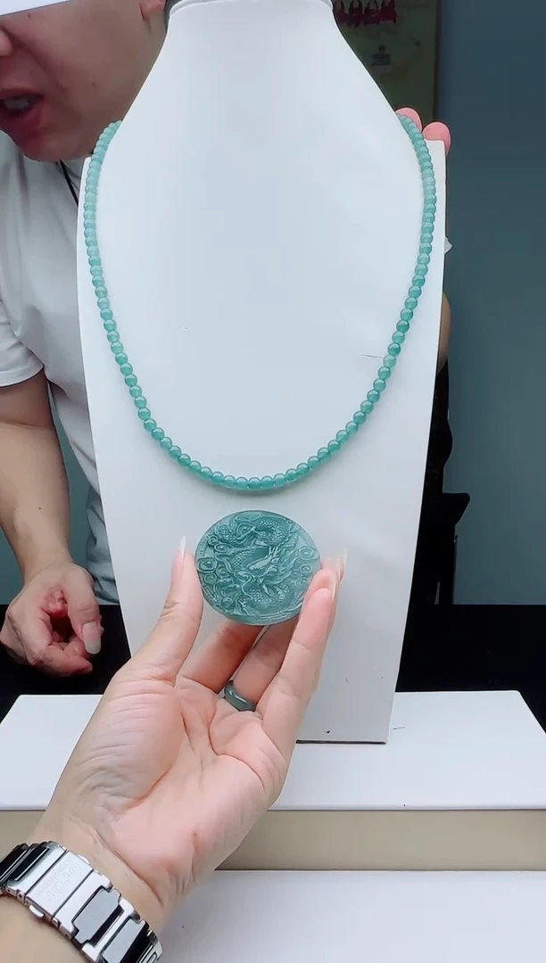 颈饰未镶嵌翡翠多样性发其一
