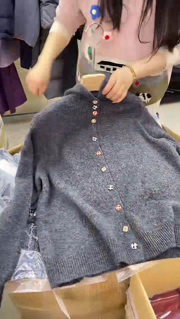 硬货YH大清仓炸款捡漏！不退差价，女士上衣！