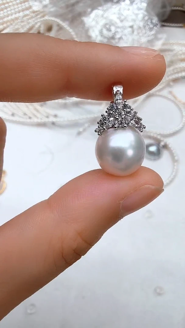 淡水珍珠合金颈饰冰雪