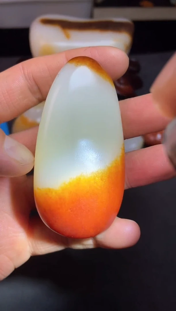 未镶嵌和田玉把件和***理和田玉