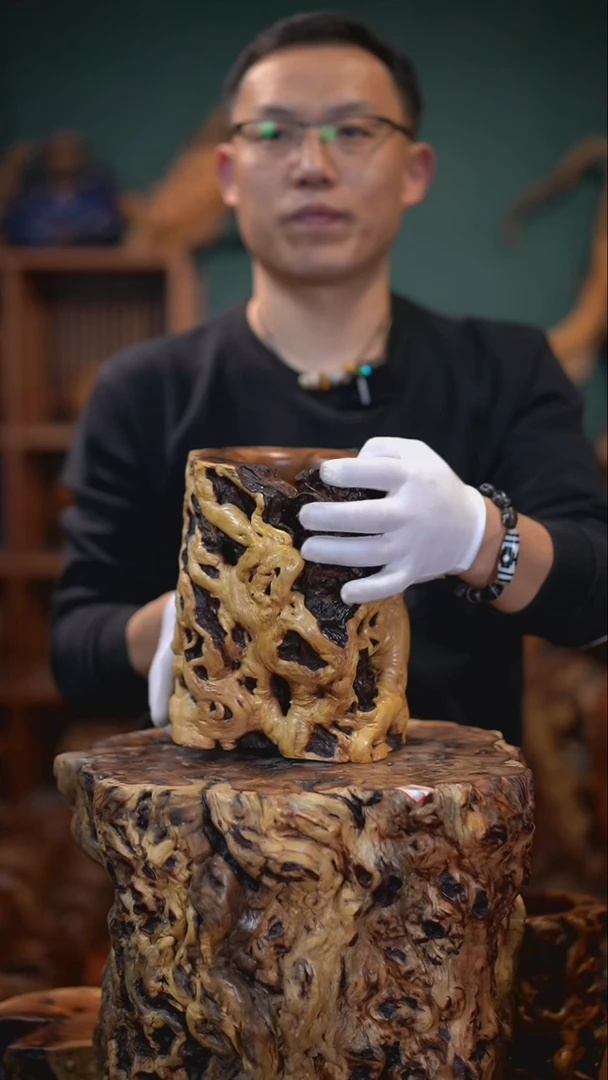 【闪购商品】枣木雷击枣木笔筒