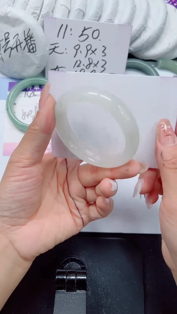 未镶嵌手镯石英质玉147-50