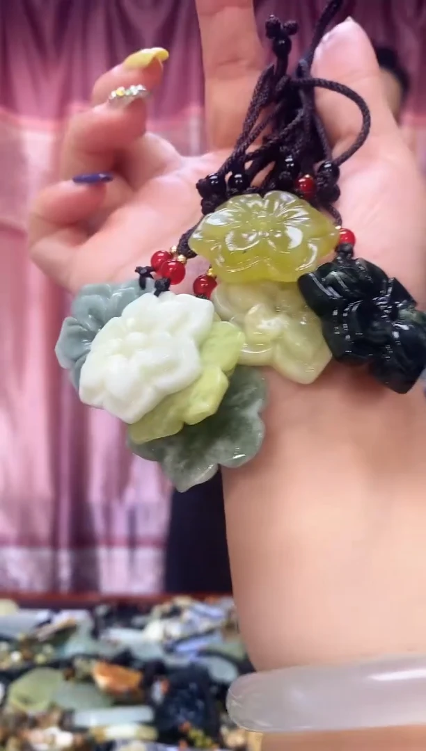 未镶嵌岫玉吊坠多样性发其中之一  挂坠